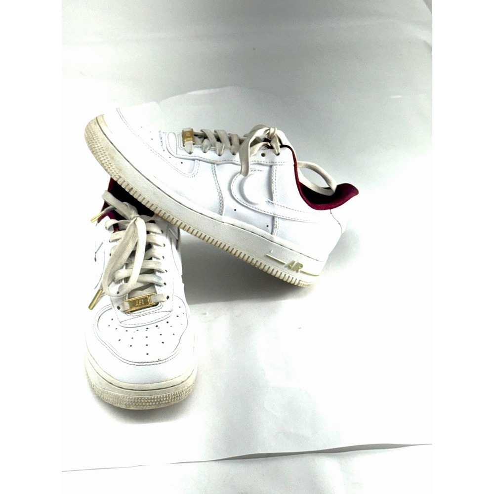Nike Air Force 1 '07 SE Sisterhood White Burgundy Gold Logo Sneaker DV7584-100